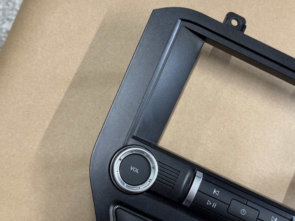 2020 Ford Mustang GT Touch Screen, Face Plate, Radio, Module USB Port