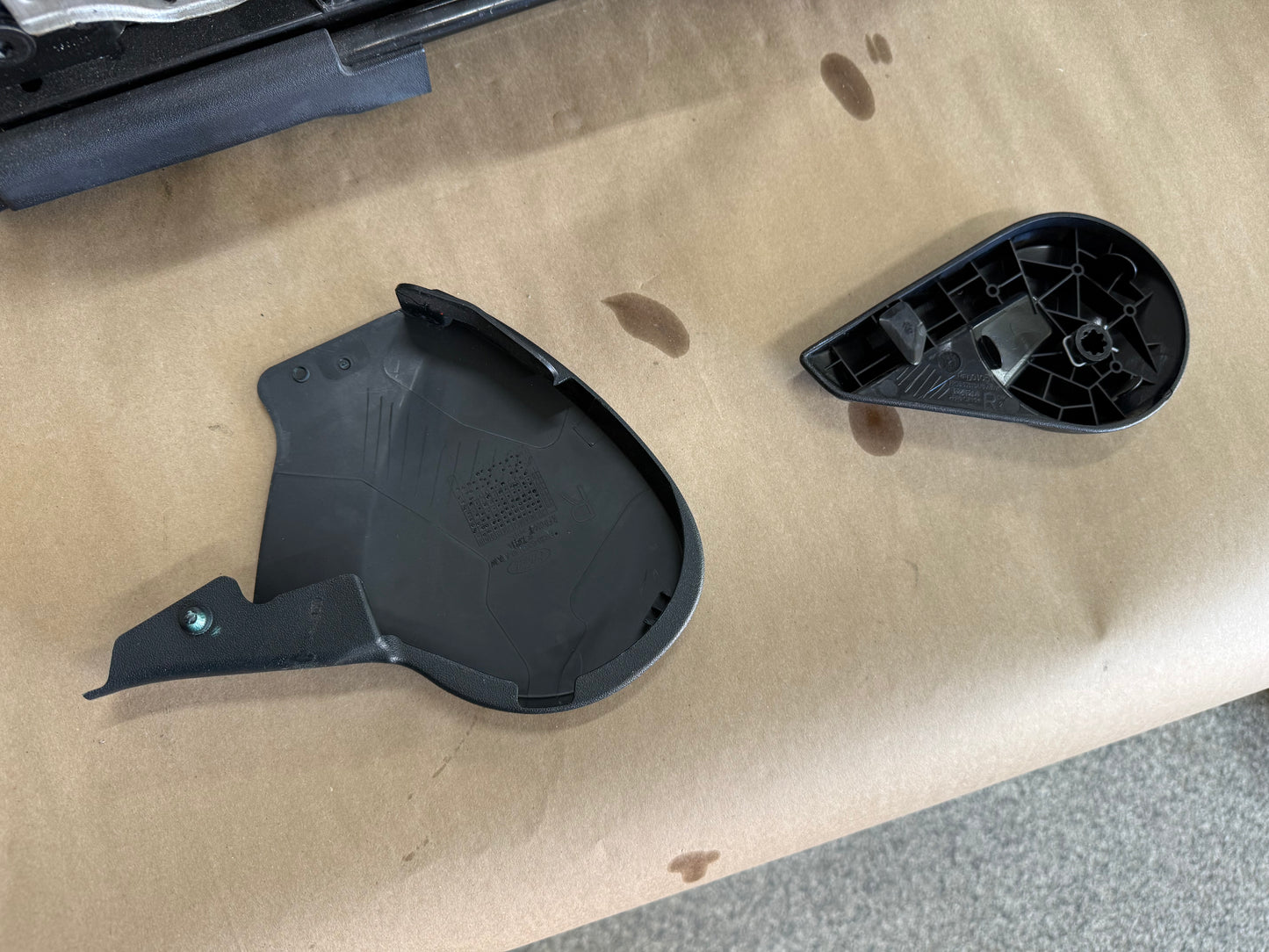 2018-2023 Ford Mustang RH Passenger Side Electric Power Seat Track Heated/Cooled