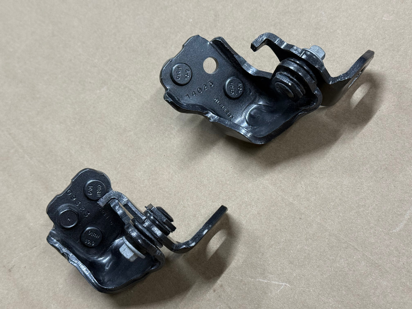 2023-2025 Ford F-250 F-350 Door Hinges LH Driver Rear Upper Lower "M7"