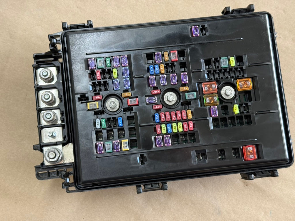 2023-2026 Ford F-250 F-350 Super Duty 7.3L Gas Engine Bay Fuse Box