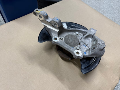2010-2015 Chevrolet Camaro SS LH Driver Front Spindle Knuckle Hub GM