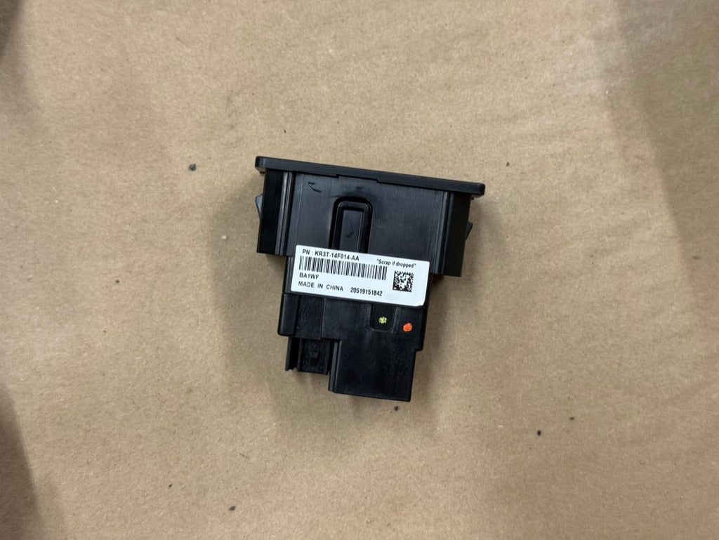 2020 Ford Mustang GT Touch Screen, Face Plate, Radio, Module USB Port