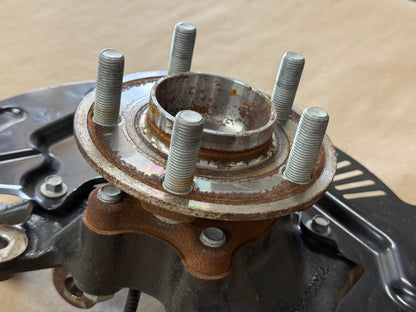 2024-2026 Ford Mustang GT RH Passenger Side Front Spindle Knuckle Hub