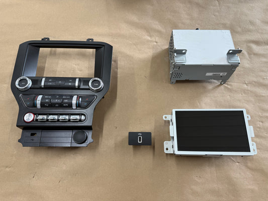 2021 Ford Mustang GT Touch Screen, Face Plate, Radio, Module USB Port