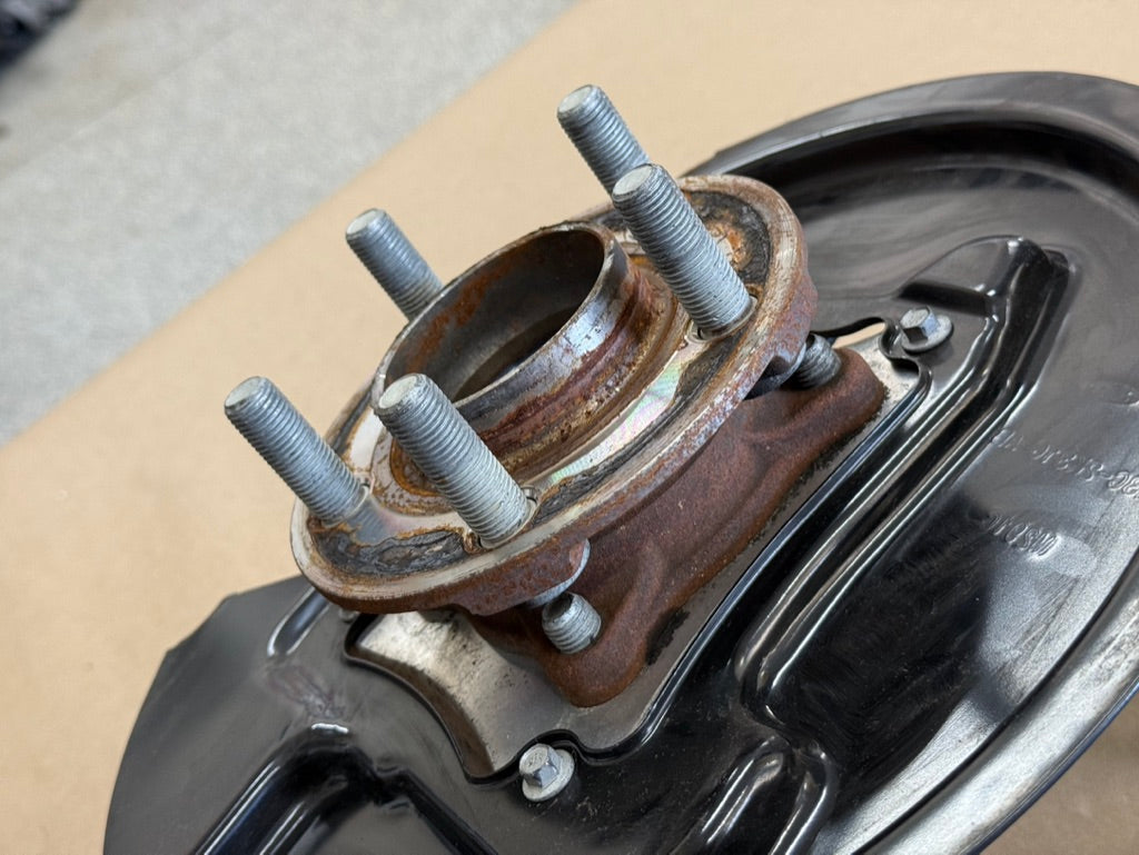 2015-2023 Ford Mustang 5.0 GT RH Passenger Side Rear Spindle Knuckle Hub