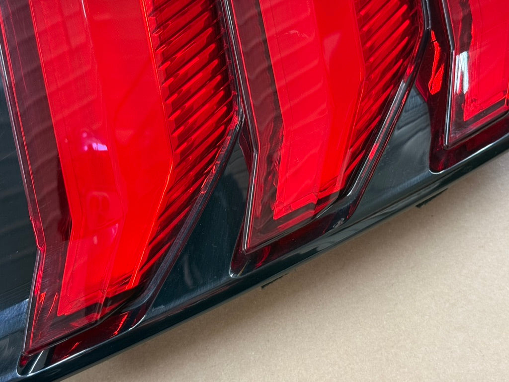 2018-2023 Ford Mustang GT V6 EcoBoost Tail Light RH Passenger Side LED