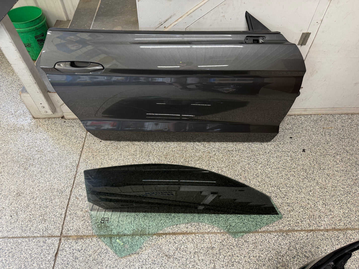 2015-2023 Ford Mustang GT EcoBoost RH Passenger Side Door Complete w/Glass "J7"