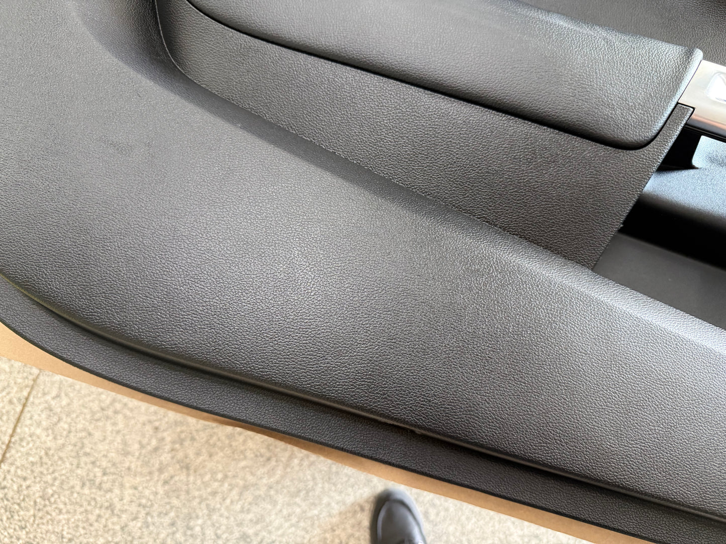 2018-2023 Ford Mustang GT LH Driver Leather Insert Door Panel Grey Stitching