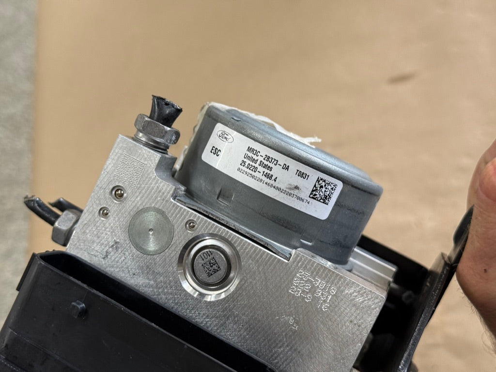 2022 Ford Mustang GT ABS Module Controller Anti-Lock Brakes "Auto"