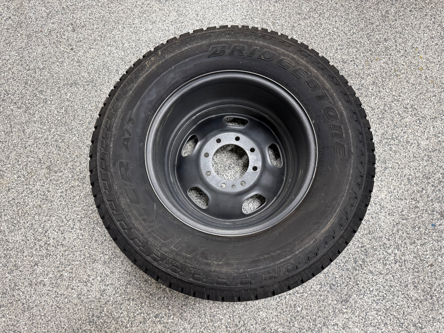 2023-2025 Ford F-250 F-350 Super Duty Spare Tire Bridgestone 275/70/18