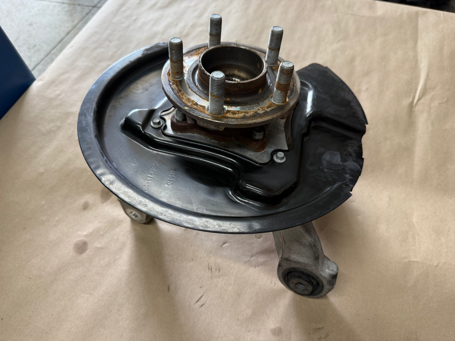 2015-2023 Ford Mustang 5.0 GT LH Driver Side Rear Spindle Knuckle Hub