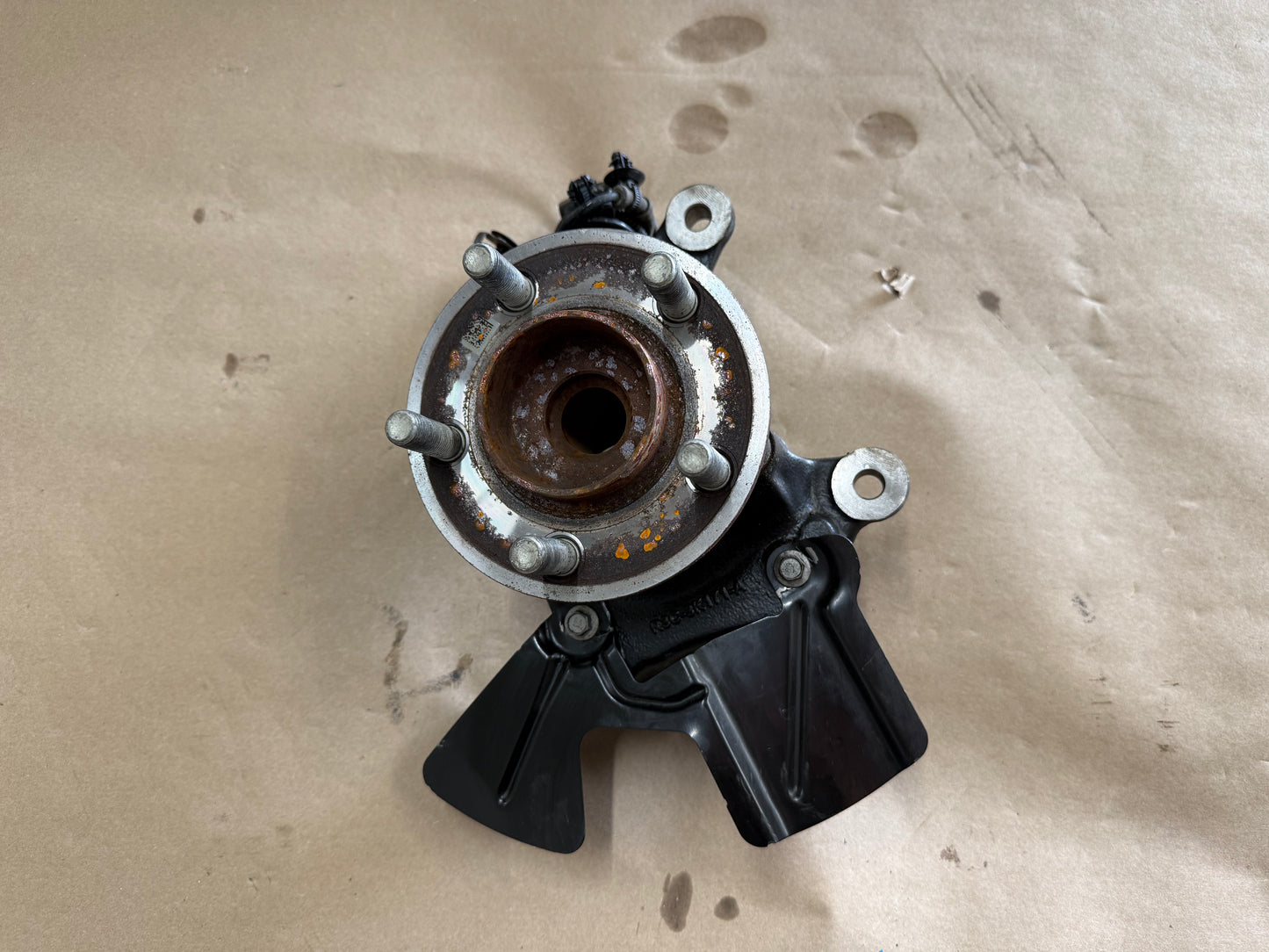 2024-2026 Mustang GT LH Driver Side Front Spindle Knuckle Hub 16k miles