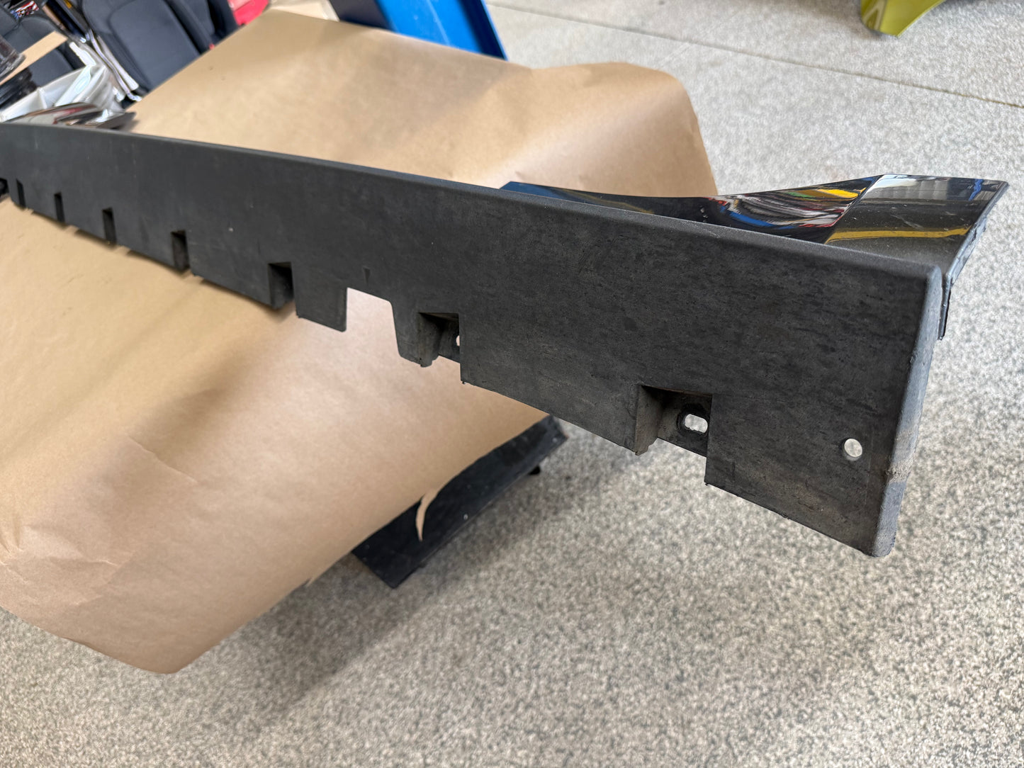 2015-2023 Ford Mustang GT V6 RH Passenger Side Skirt Molding "J7"