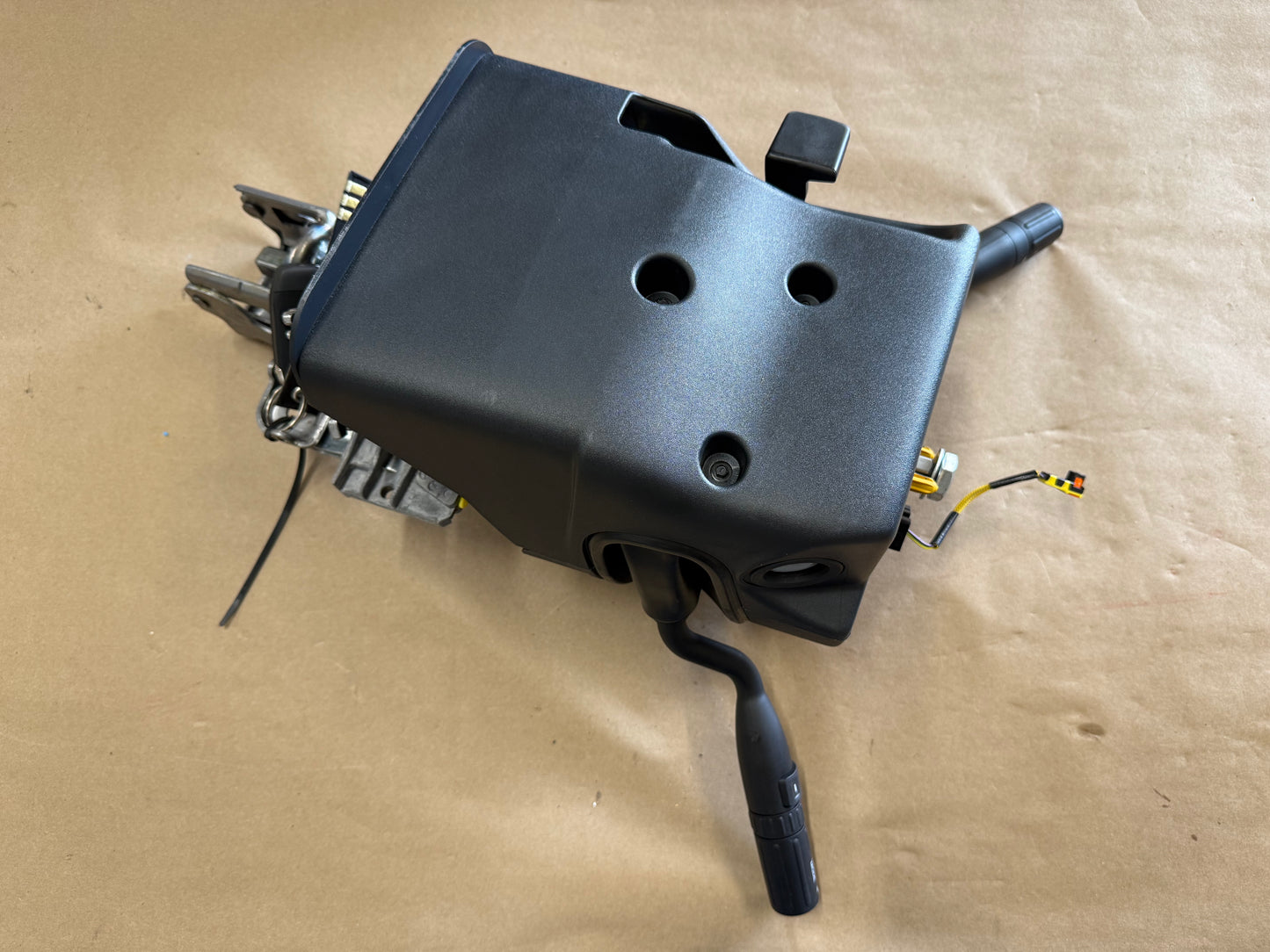 2017-2022 Ford F-250 F-350 Super Duty Steering Column Manual Tilt w/Key