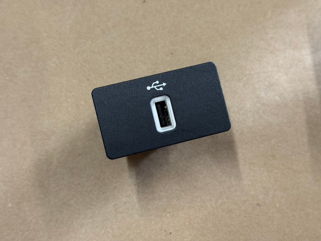 2018 Ford Mustang GT Touch Screen Face Plate Radio Module USB