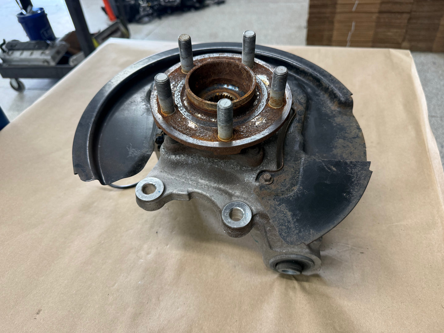 2015-2023 Ford Mustang 5.0 GT RH Passenger Side Rear Spindle Knuckle Hub