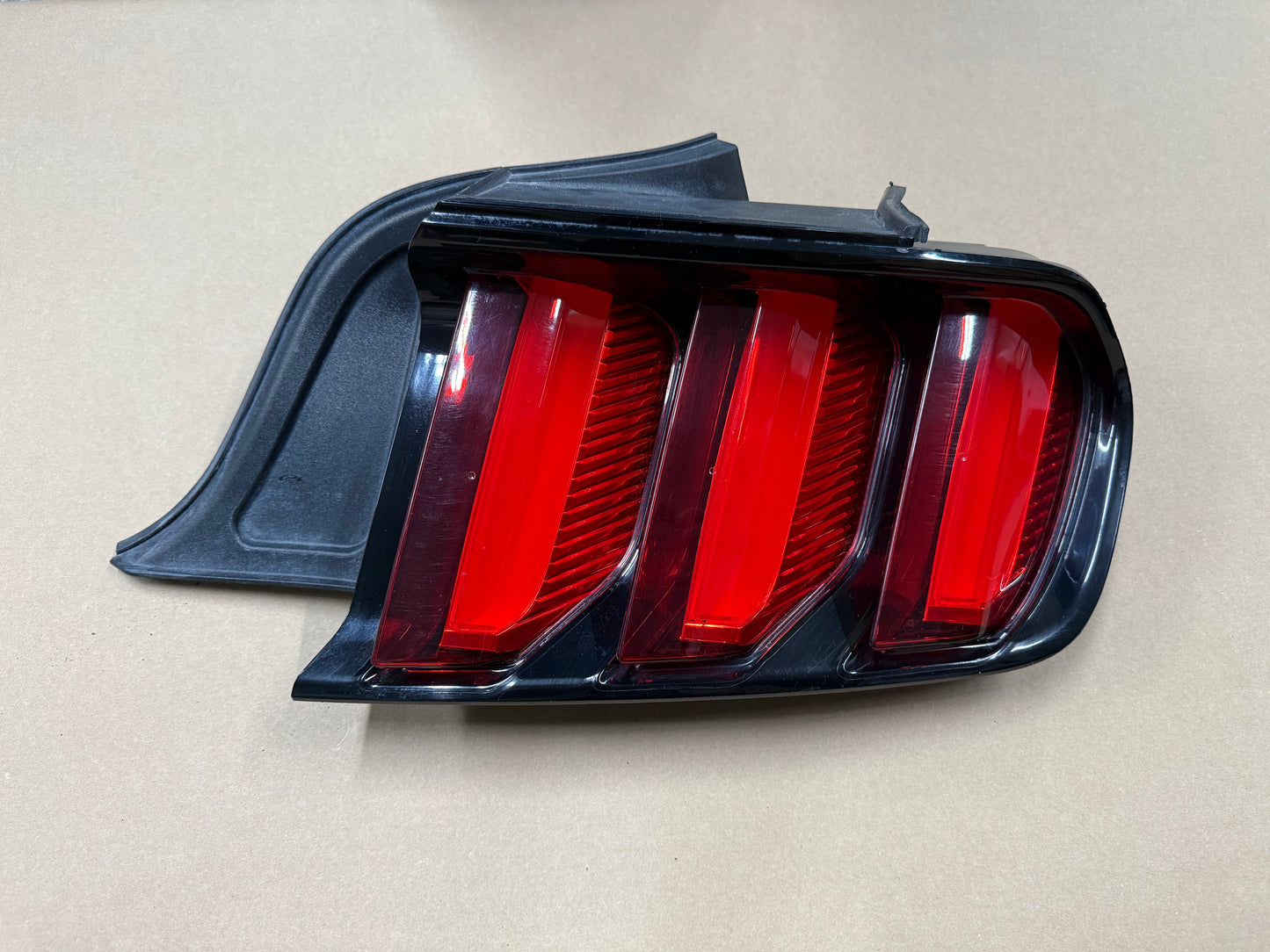 2015-2017 Ford Mustang GT V6 EcoBoost Tail Light RH Passenger Side LED
