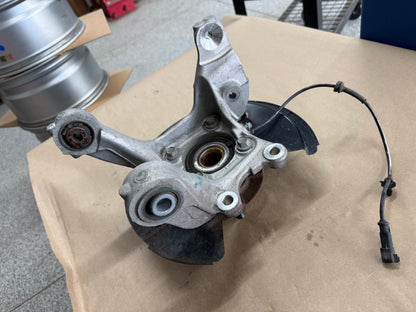 2015-2023 Ford Mustang 5.0 GT RH Passenger Side Rear Spindle Knuckle Hub