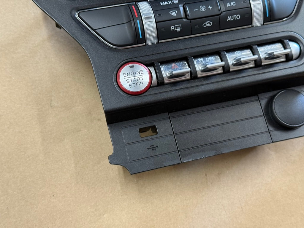 2021 Ford Mustang GT Touch Screen, Face Plate, Radio, Module USB Port
