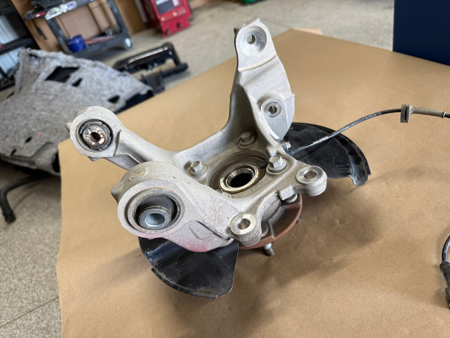 2015-2023 Ford Mustang 5.0 GT RH Passenger Side Rear Spindle Knuckle Hub