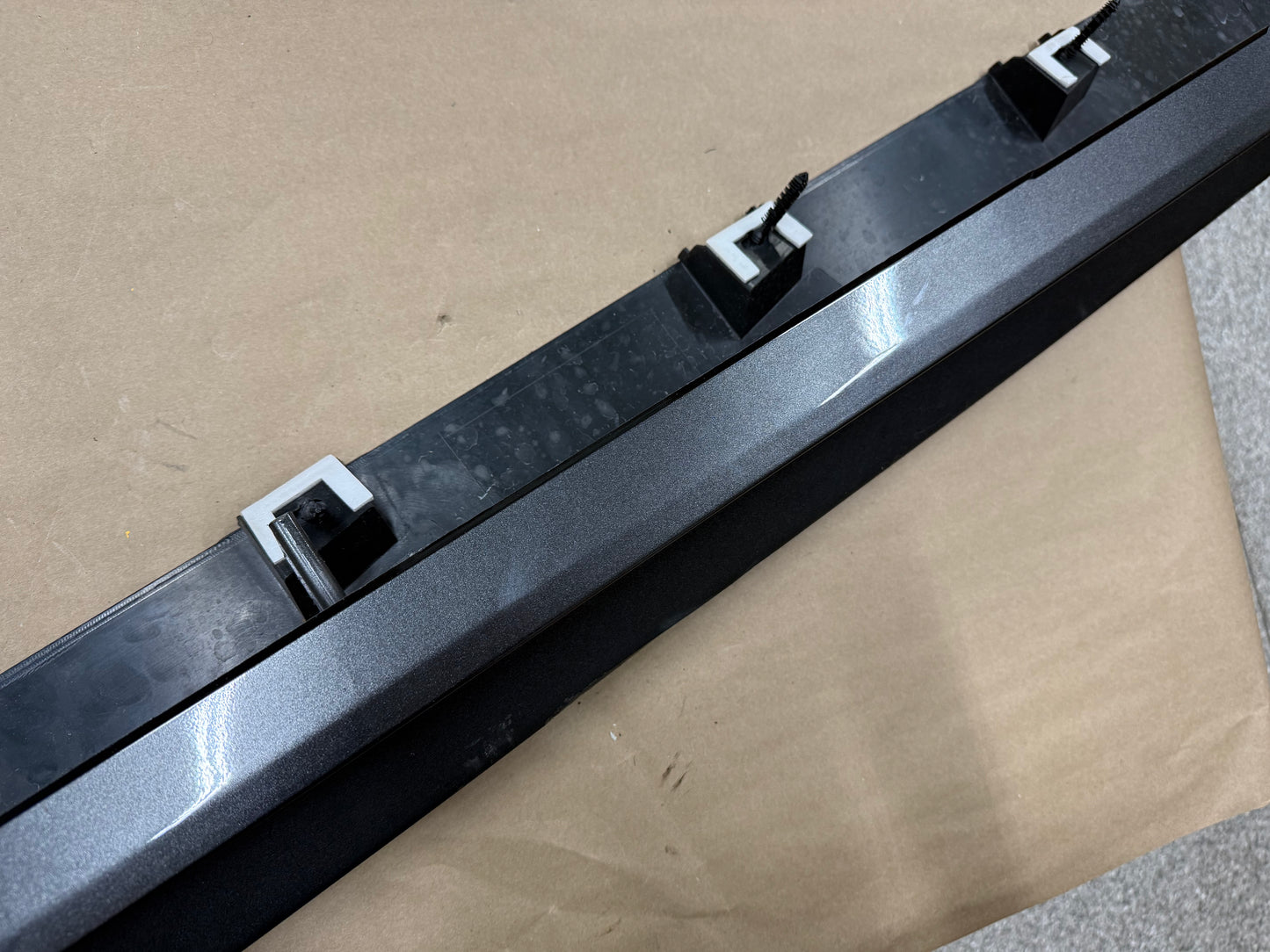 2015-2023 Ford Mustang GT V6 LH Side Skirt Molding Driver Side "J7"