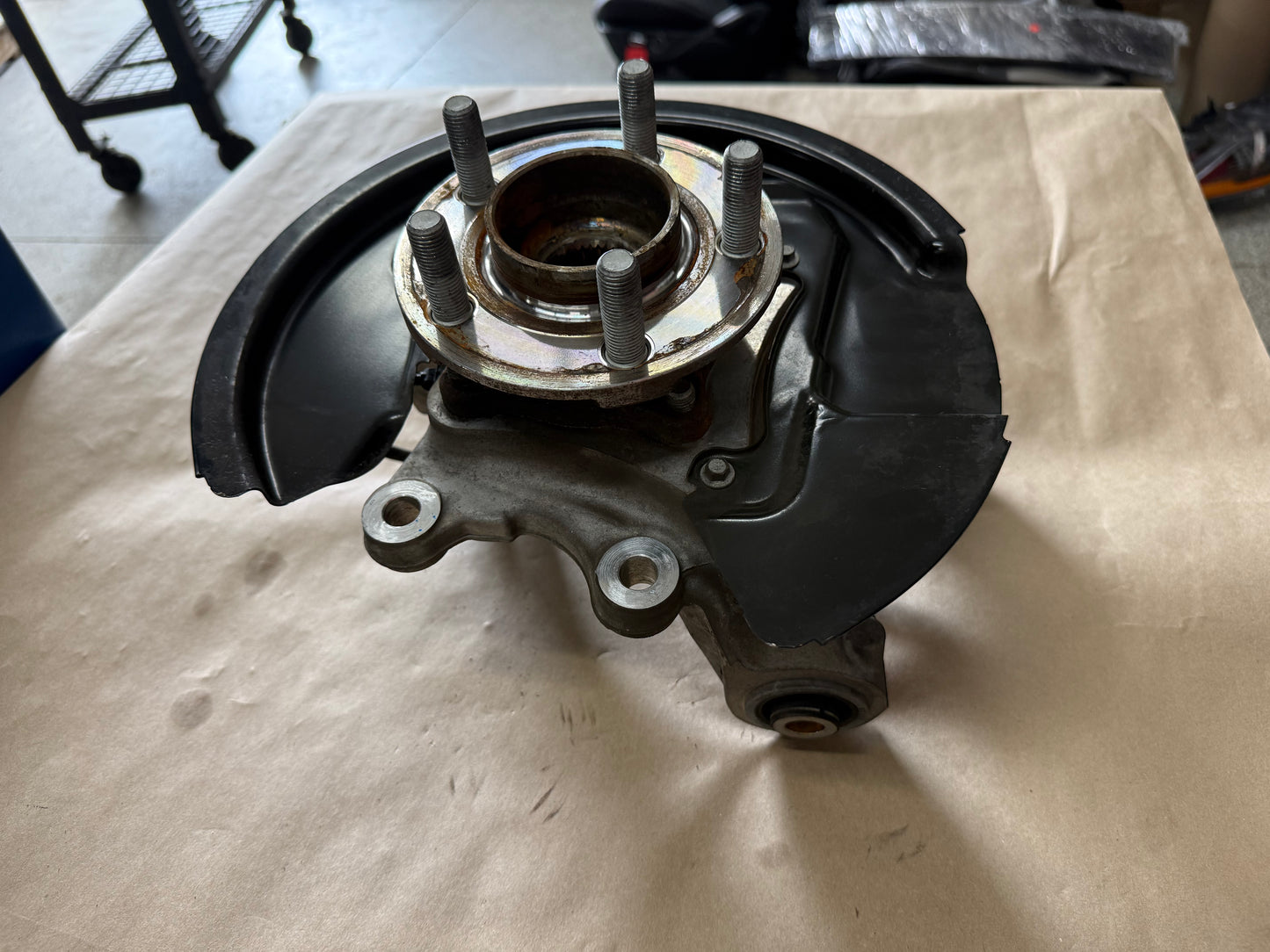 2015-2023 Ford Mustang 5.0 GT RH Passenger Side Rear Spindle Knuckle Hub