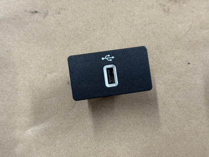 2022 Ford Mustang GT Touch Screen, Face Plate, Radio, Module USB Port