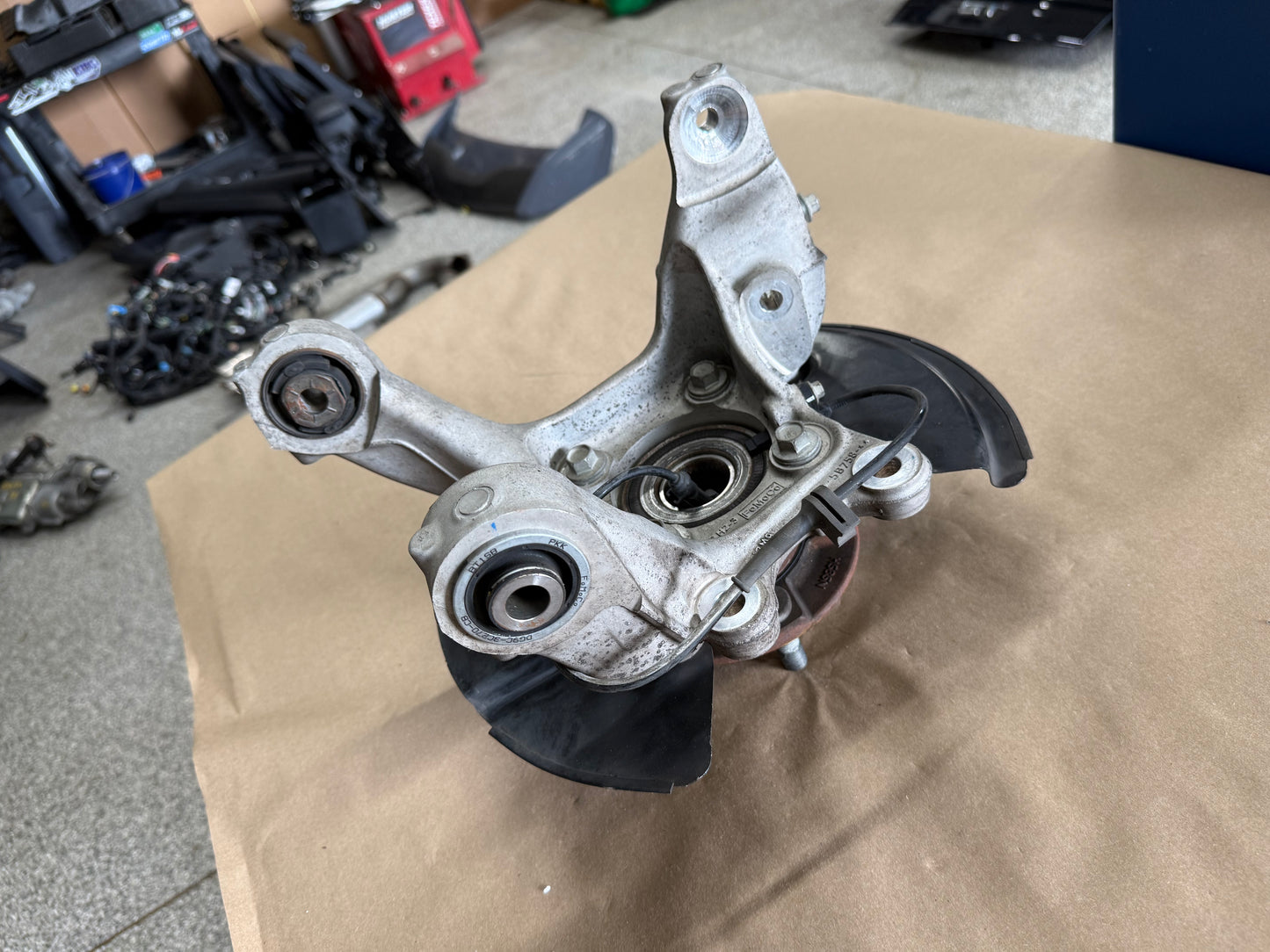 2015-2023 Ford Mustang 5.0 GT RH Passenger Side Rear Spindle Knuckle Hub