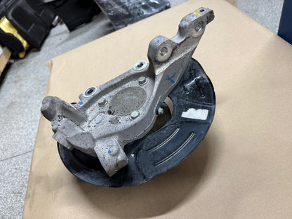 2010-2015 Chevrolet Camaro SS LH Driver Front Spindle Knuckle Hub GM