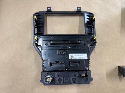 2020 Ford Mustang GT Touch Screen, Face Plate, Radio, Module USB Port