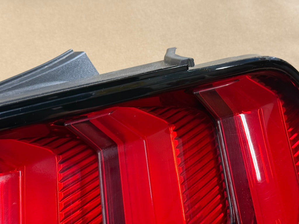 2018-2023 Ford Mustang GT350 GT V6 EcoBoost Tail Light RH Pass. Side LED