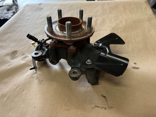 2024-2026 Mustang GT RH Passenger Side Front Spindle Knuckle Hub 16k miles