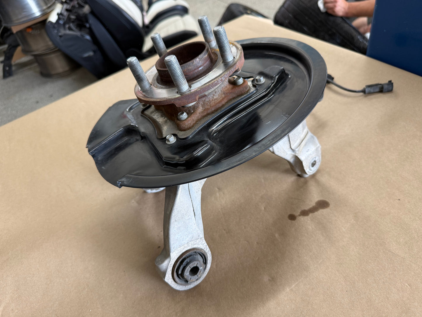 2015-2023 Ford Mustang 5.0 GT RH Passenger Side Rear Spindle Knuckle Hub