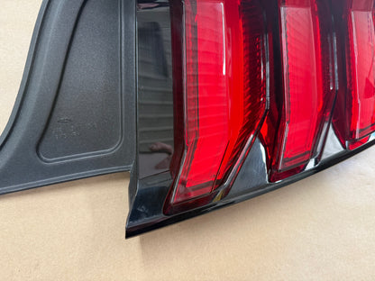 2018-2023 Ford Mustang GT V6 EcoBoost Tail Light RH Passenger Side LED