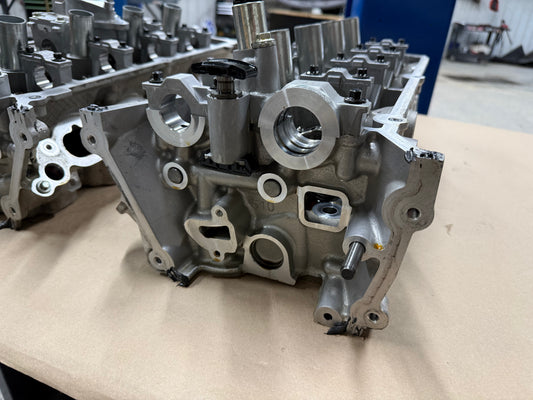 2024-2026 Ford Mustang DOHC Cylinder Heads RH LH Pair Valves 5.0L Coyote Gen 4