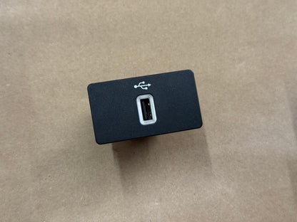 2021 Ford Mustang GT Touch Screen, Face Plate, Radio, Module USB Port