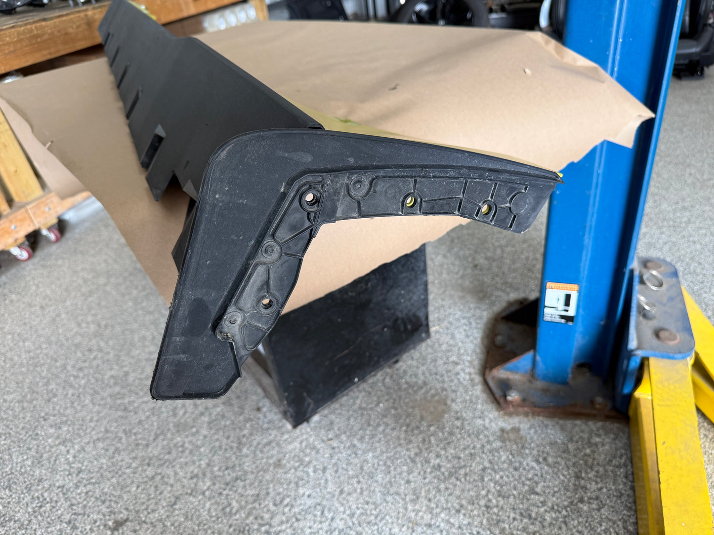 2024-2026 Ford Mustang GT LH Driver Side Skirt Molding "B7"