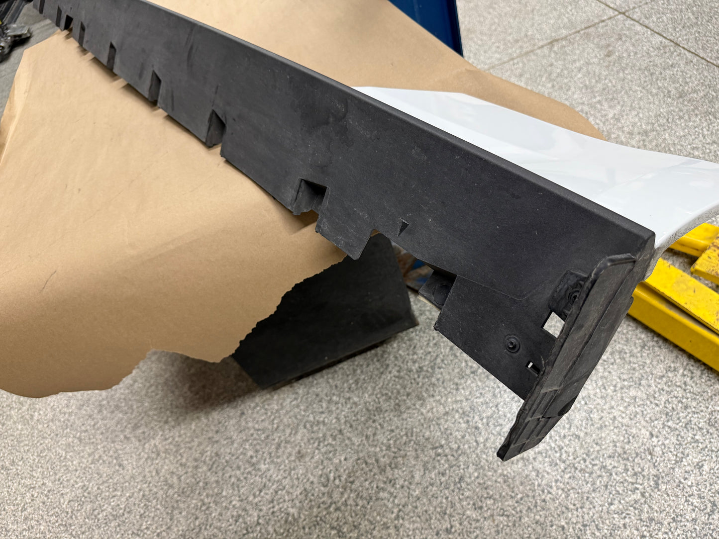 2015-2023 Mustang GT V6 LH Side Skirt Molding Driver Side "White"