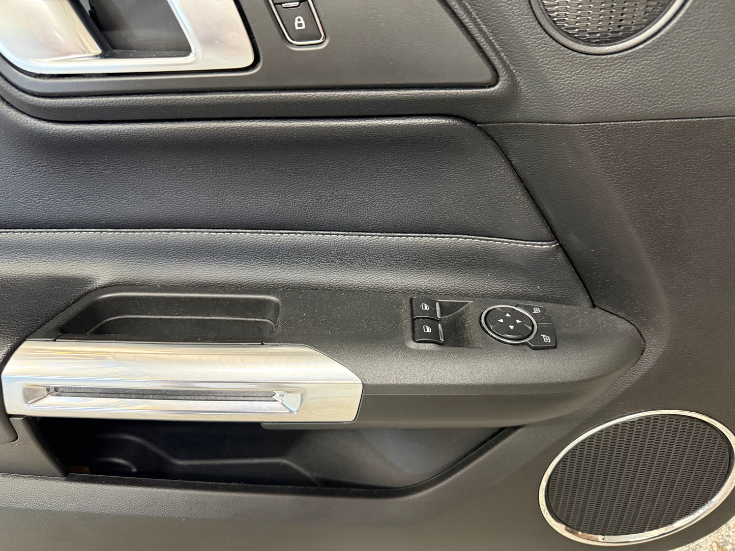 2018-2023 Ford Mustang GT LH Driver Leather Insert Door Panel Grey Stitching