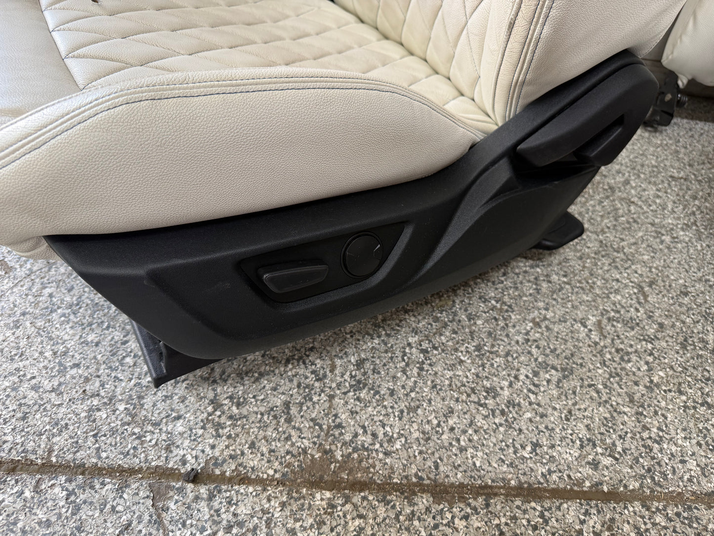 2018-2023 Ford Mustang GT White Aftermarket Leather Coupe Front Rear Power Seats