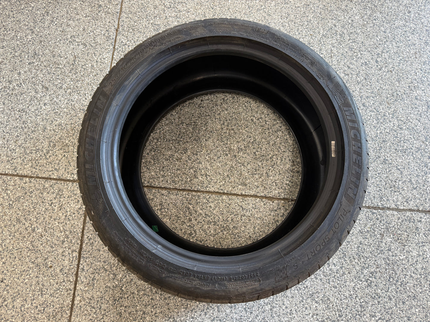 Michelin Pilot Sport 4 S 255/40/ZR19 Tire