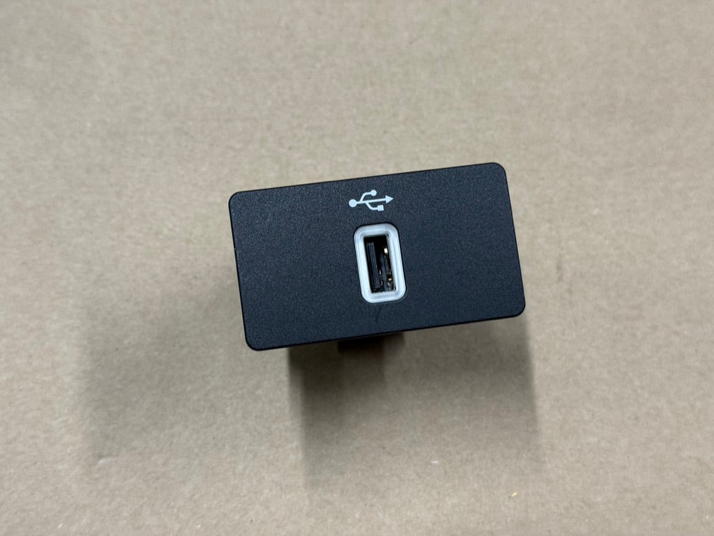 2022 Ford Mustang GT Touch Screen, Face Plate, Radio, Module USB Port