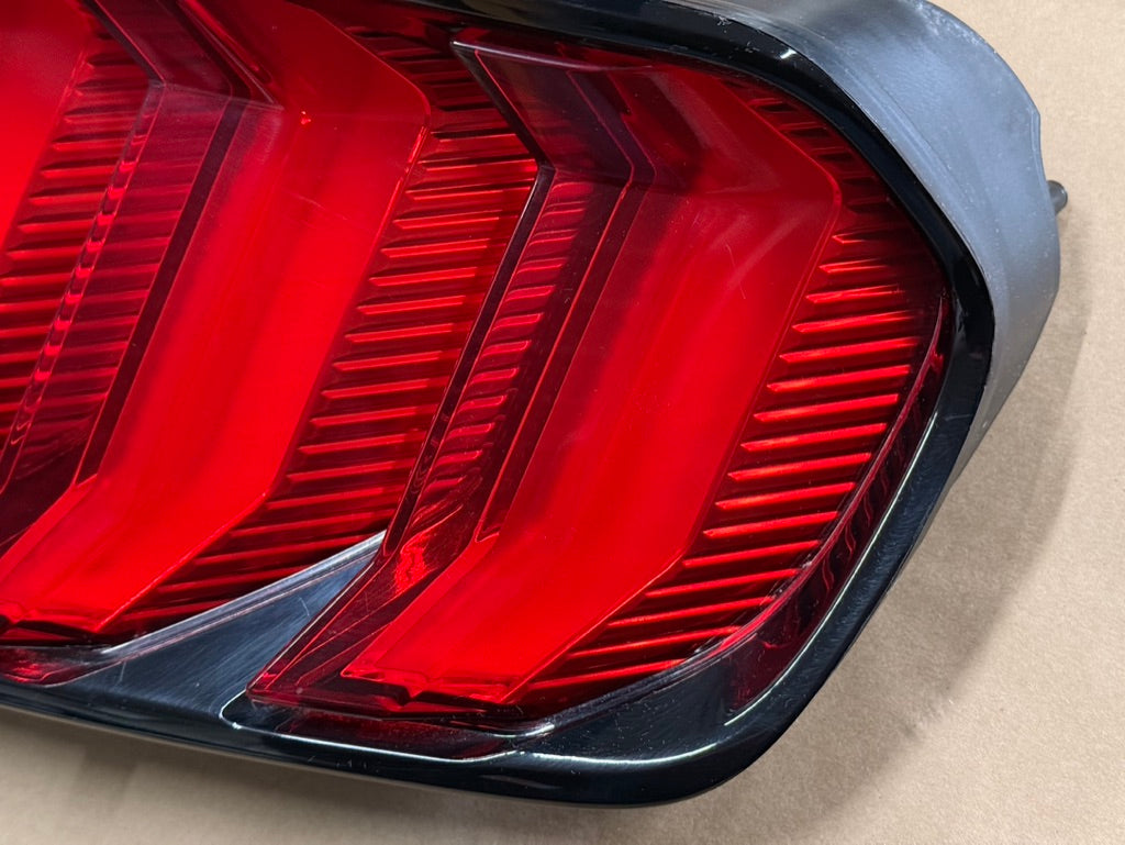 2018-2023 Ford Mustang GT350 GT V6 EcoBoost Tail Light RH Pass. Side LED