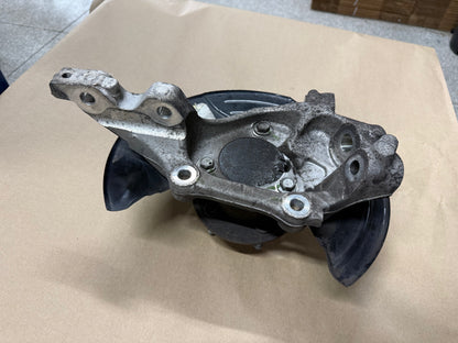 2010-2015 Chevrolet Camaro SS LH Driver Front Spindle Knuckle Hub GM
