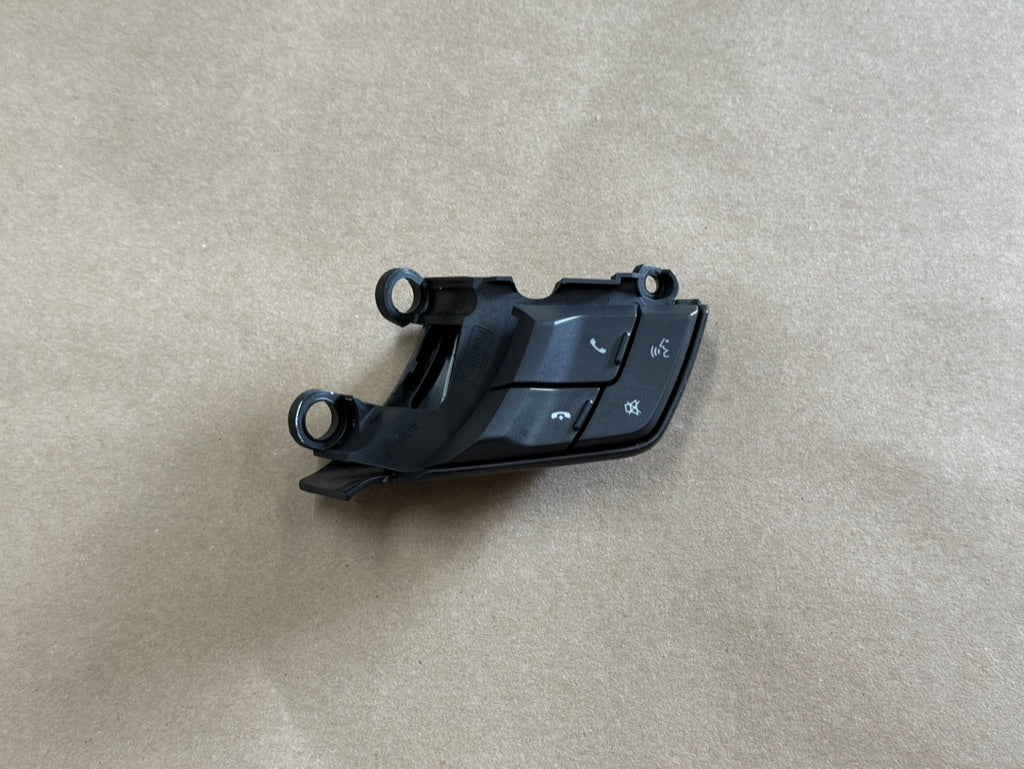 2015-2023 Ford Mustang GT RH Steering Wheel Button Sync Control