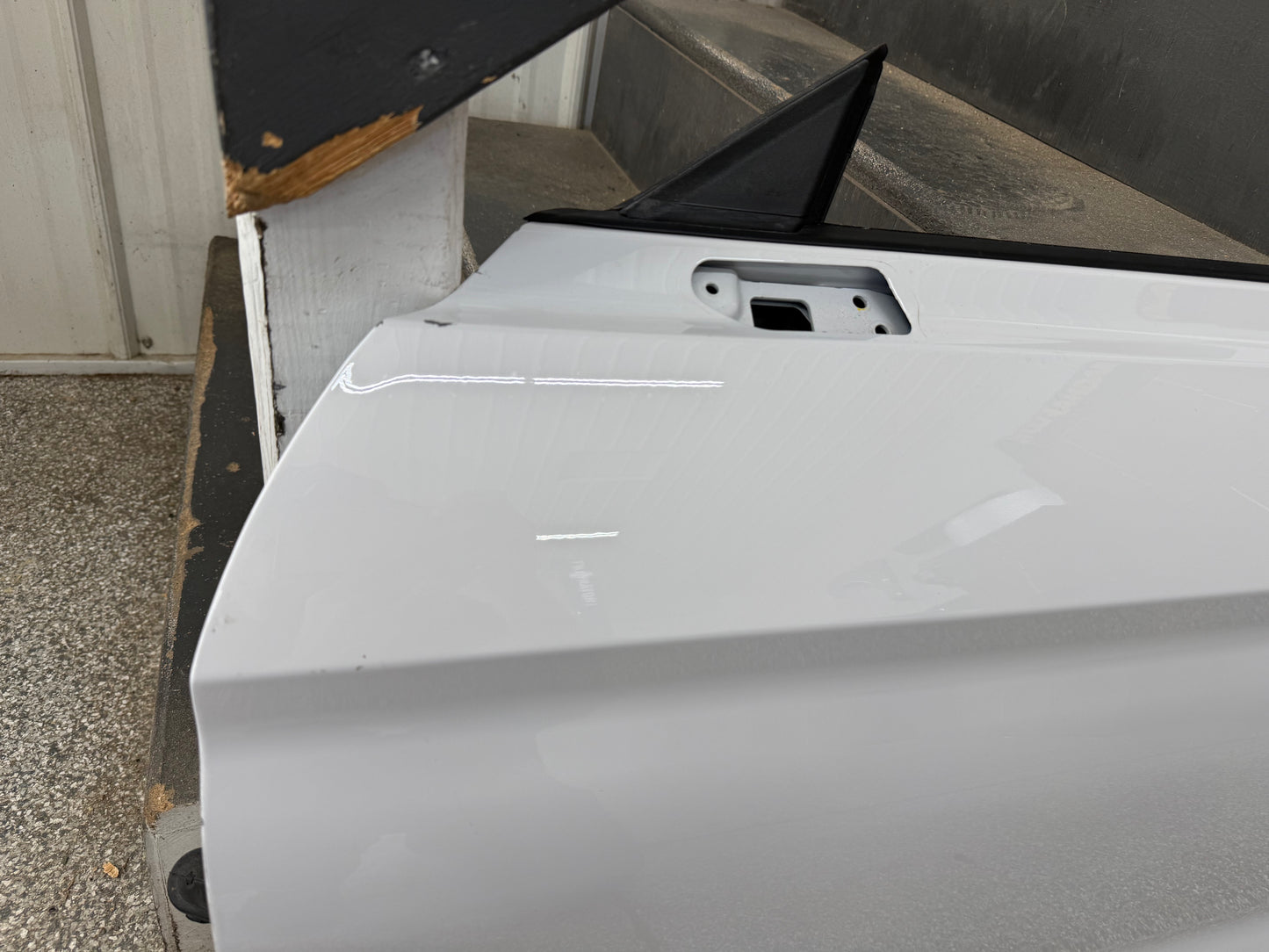 2015-2023 Ford Mustang GT GT500 LH Driver Side Door Complete w/Glass "YZ"