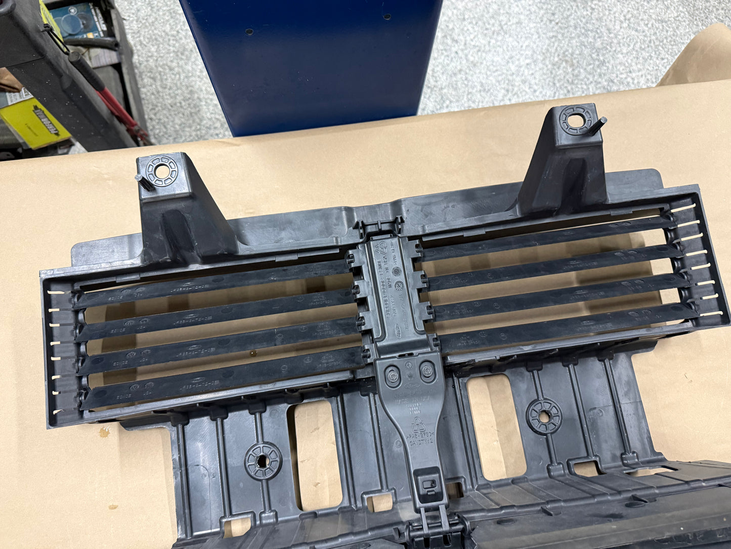 2018-2023 Ford Mustang GT Radiator Air Shutter Grille Assembly