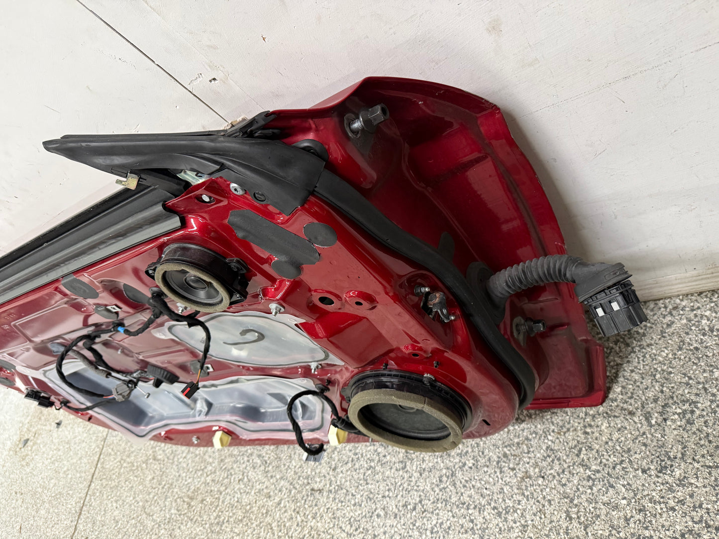 2015-2023 Ford Mustang GT GT500 LH Driver Side Door Complete w/Glass "D4"