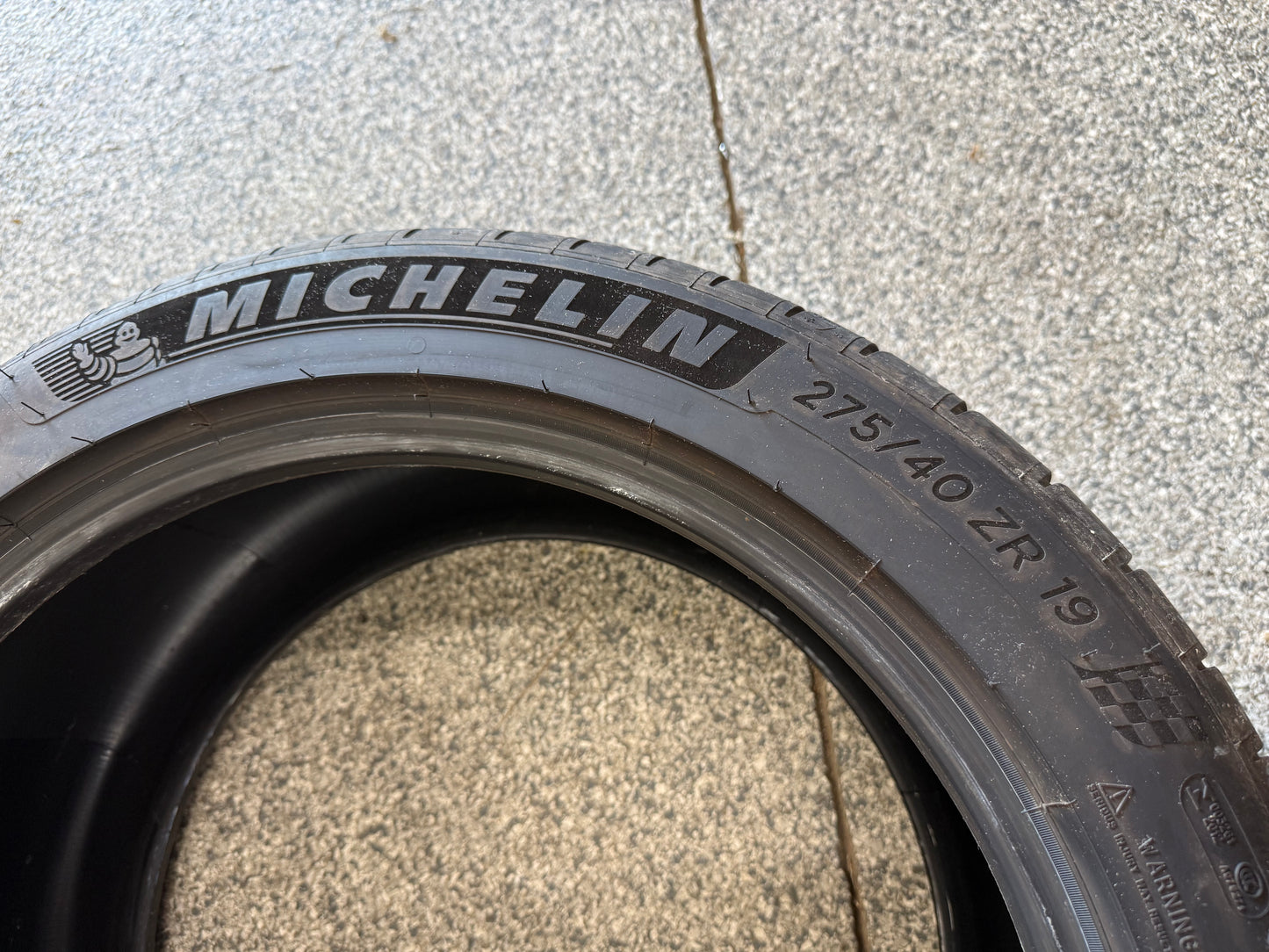 Michelin Pilot Sport 4 S 275/40/ZR19 Tire