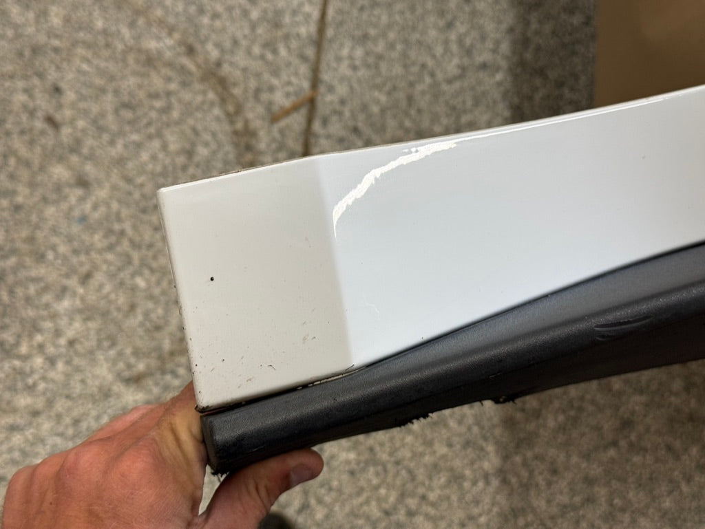 2015-2023 Ford Mustang GT V6 LH Side Skirt Molding Driver Side "YZ"